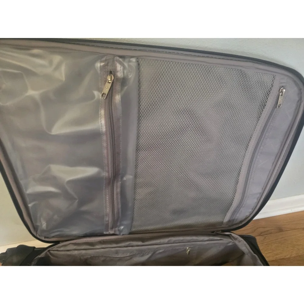 Samsonite Black Softshell 28 Inch Large Spinner Suitcase 4 Wheel Rolling Luggage